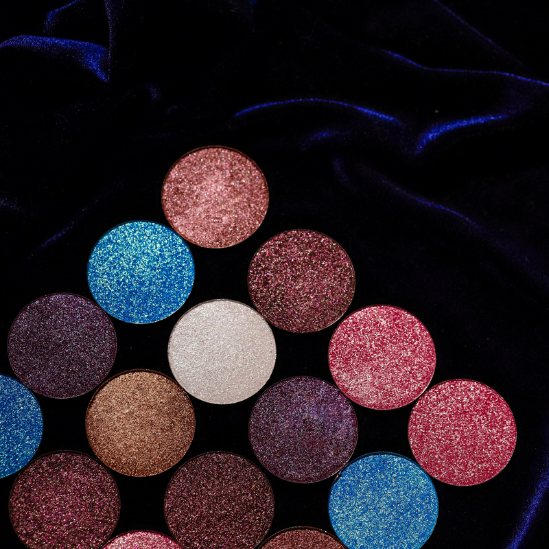 Relouis Тени для век PRO Eyeshadow Sparkle тон 07 purple smoky