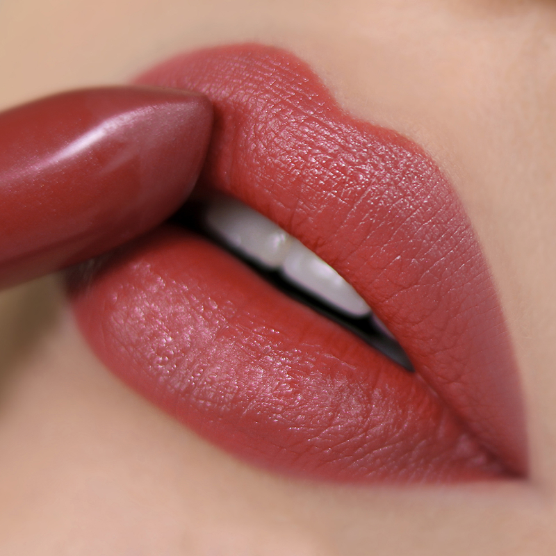 Relouis Помада губная GOLD PREMIUM тон 323